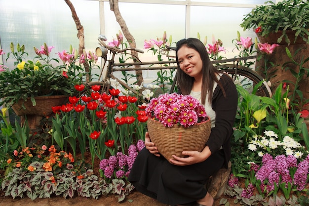 Menina e flor