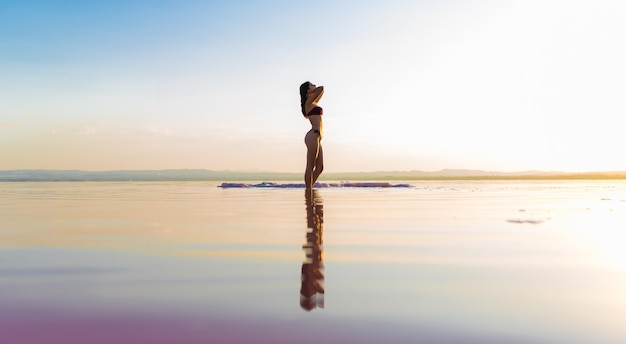 Foto menina jovem, desfrutando, verão, férias