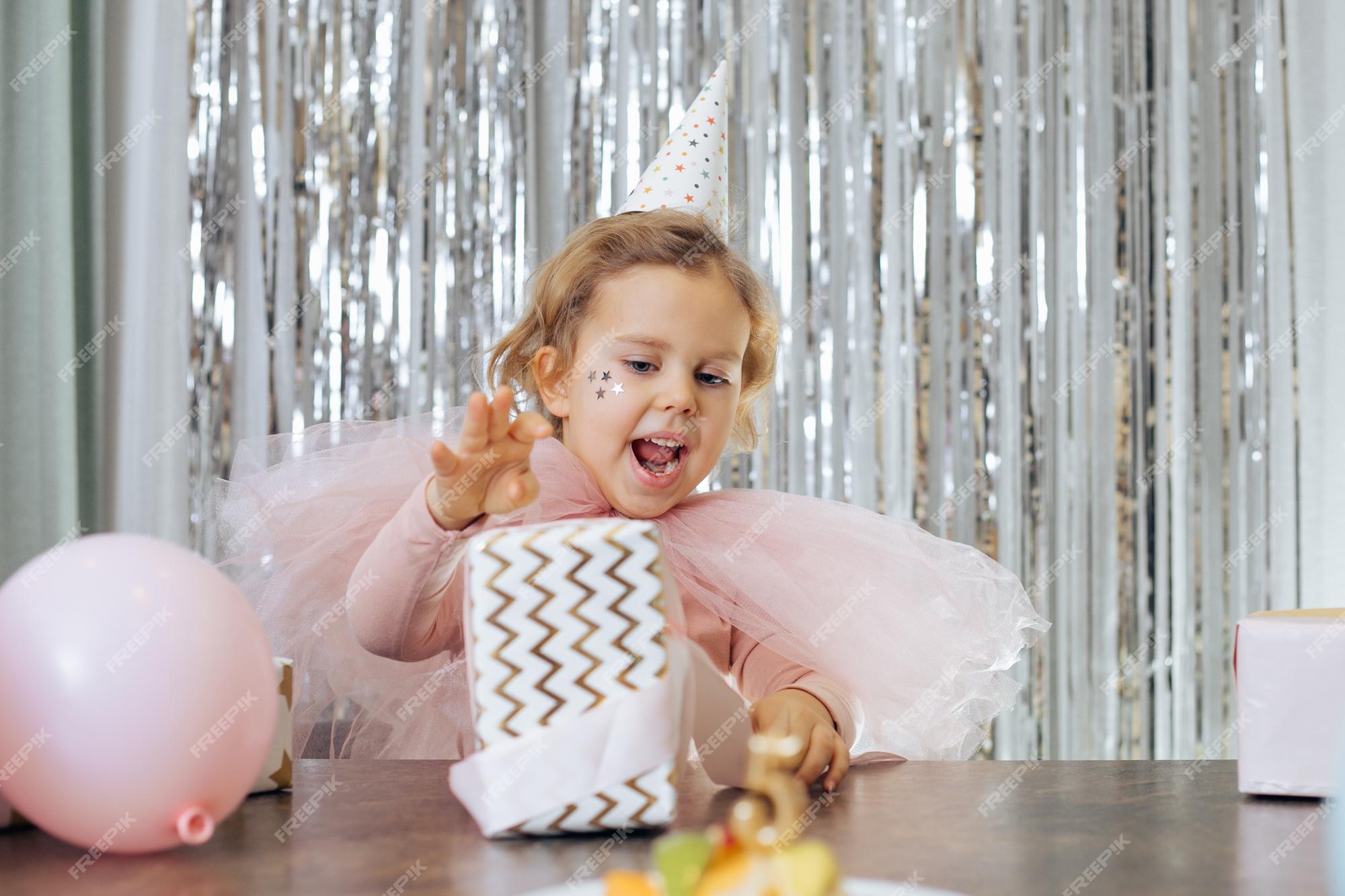 Decoração de festa de aniversário tema menina, rosto sorridente