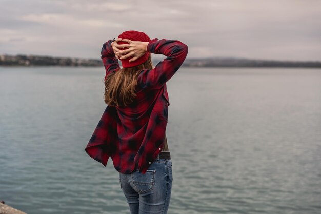 Foto menina no lago