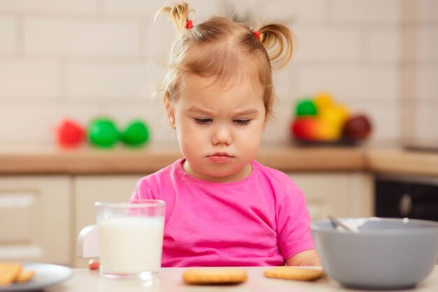 Menina se recusa a comer, perda de apetite