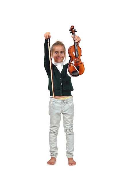 Menina segurando violino e arco