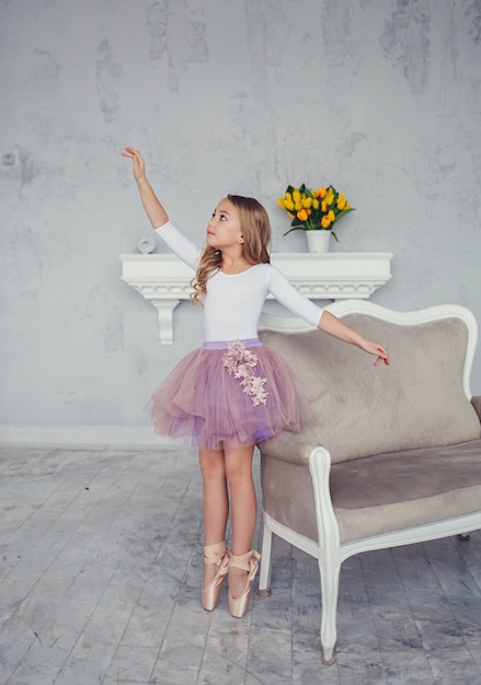 Menina sonha em se tornar bailarina