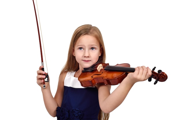 menina tocando violino