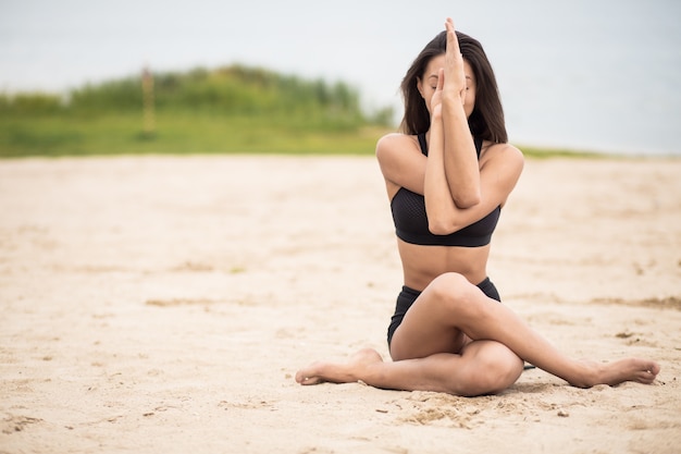 Menina yoga