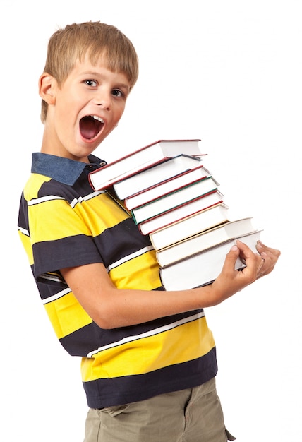 Foto menino da escola segurando livros