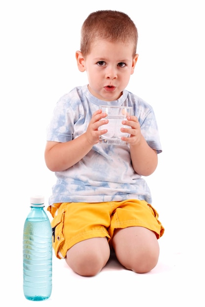 Foto menino e agua