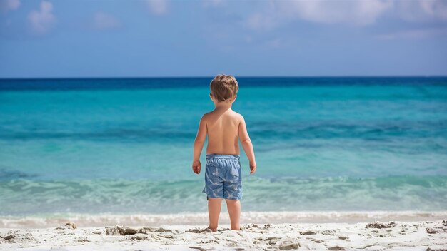 Menino na praia