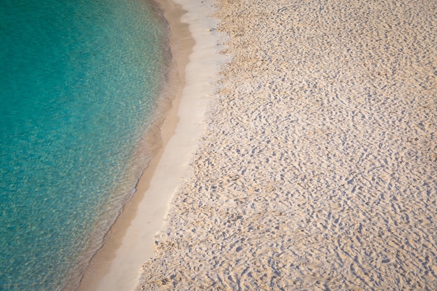 MENORCA, ESPAÑA - 29 de junio de 2018: La playa más bonita de Menorca durante las primeras horas del día (07:00), temporada de verano