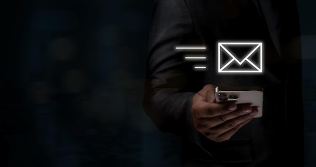 Mensaje de conexión de comunicación de correo a contactos de correo del teléfono Global Letters Concept