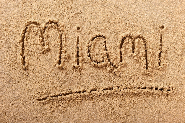 Mensaje de signo de arena de Miami Beach