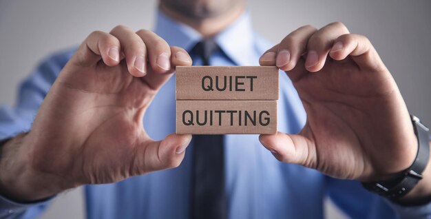 Im Gegensatz zu Quiet Quitting leider kein Trend: Quiet Firing