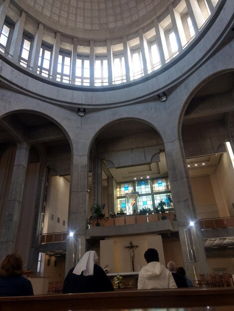 Foto menschen im tempel