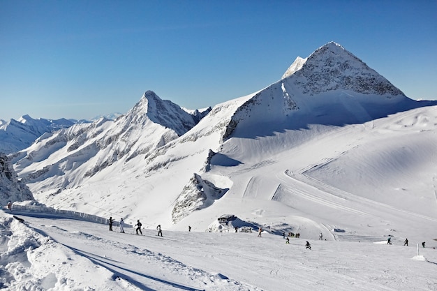 Menschen in den österreichischen Alpen