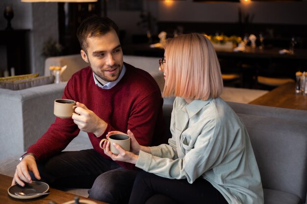 Menschen Kommunikation und Dating-Konzept