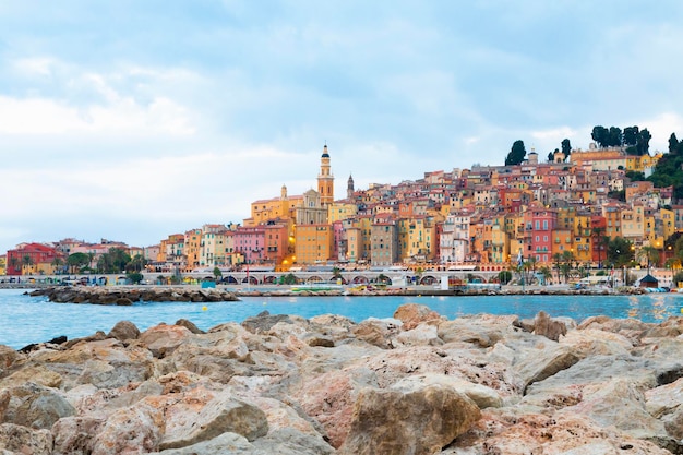 Menton France ca. August 2021 Blick auf die französische Riviera namens Coast Azur im Süden Frankreichs Sunrise Light