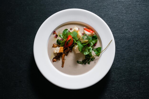 Menú de almuerzo del restaurante de sopa de crema de champiñones