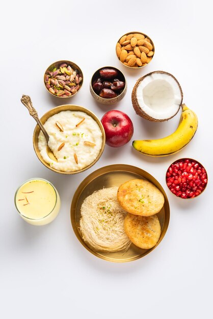Menú de desayuno de Sargi Karwa Chauth antes de comenzar el ayuno o upwas en karva chauth comida india