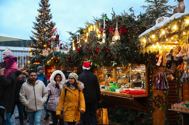 Mercado de Año Nuevo de Navidad en Dresde, Sajonia, Alemania 21 de diciembre de 2022