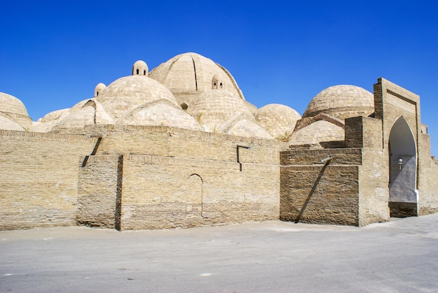 Mercado cubierto del siglo XVI en la ciudad de Bukhara