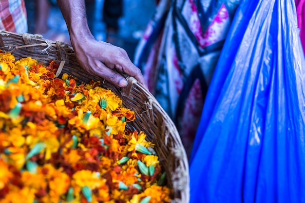 Foto mercado de flores de naranja