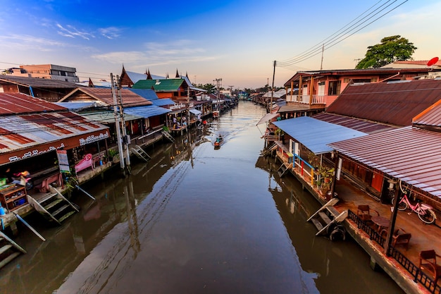 Mercado Flotante Amphawa Tailandia