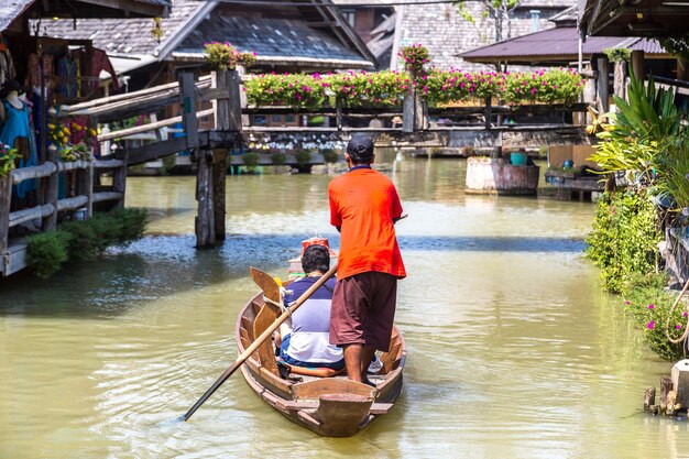 Mercado flotante en Pattaya