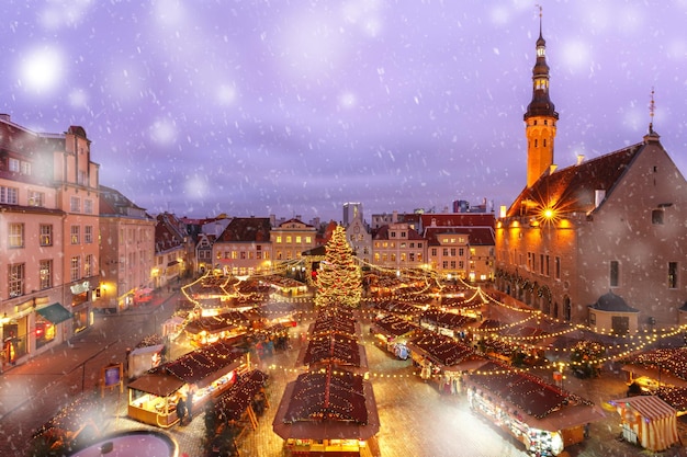 Mercado de Navidad en Tallin Estonia