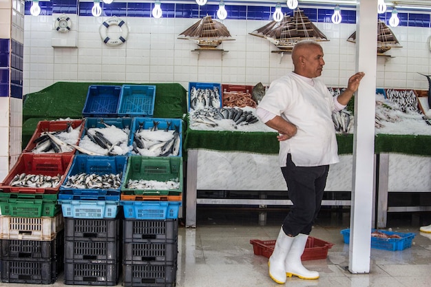 Mercado de pescado en la ciudad costera de Annaba, Argelia