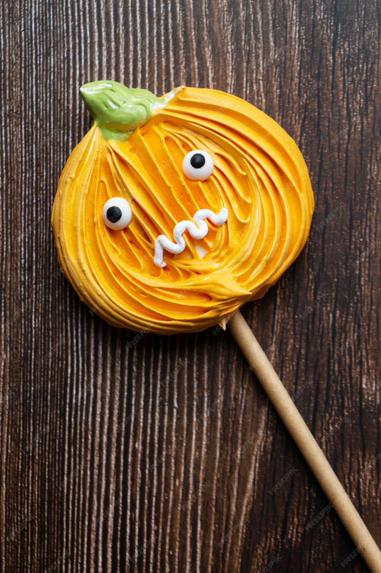 Sobremesa De Heloween: Grupo De Monstro Engraçados, De Fantasma, De Aranha  Feita Do Bolinho De Amêndoa Dos Biscoitos Com Crosta D Foto de Stock -  Imagem de feriado, doce: 126673770