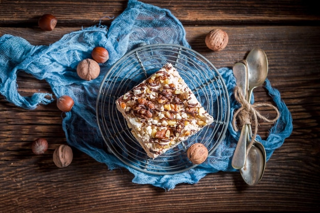 Merengue delicioso y casero con nueces y chocolate