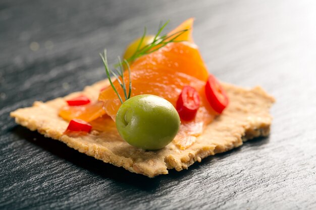 Merienda con salmón