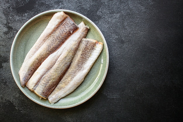 merluza cruda de pescado