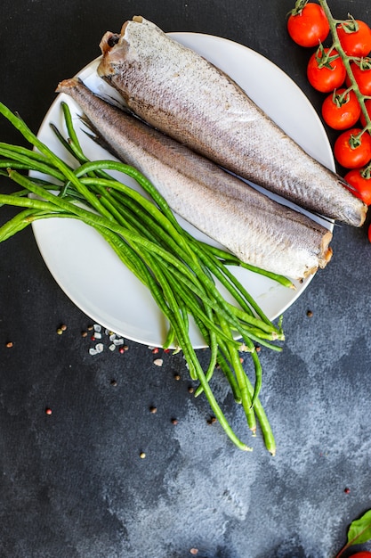 Merluza pescado crudo cortado ingrediente de mariscos tamaño de porción producto natural