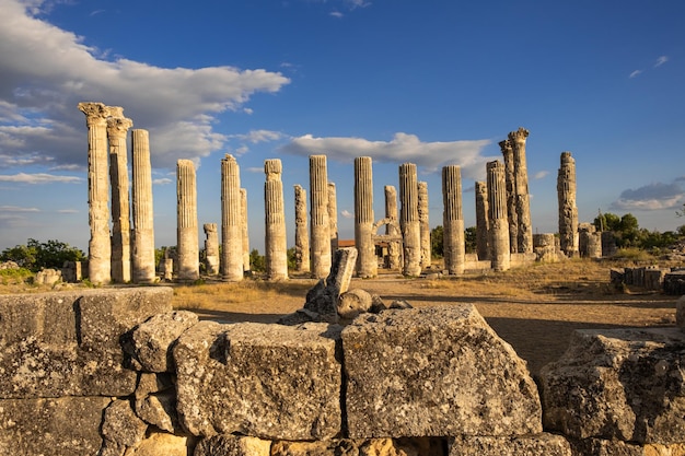 Mersin Turquía 10 de agosto de 2021 Ruinas de la antigua ciudad de Uzundzhaburch en la provincia de Mersin