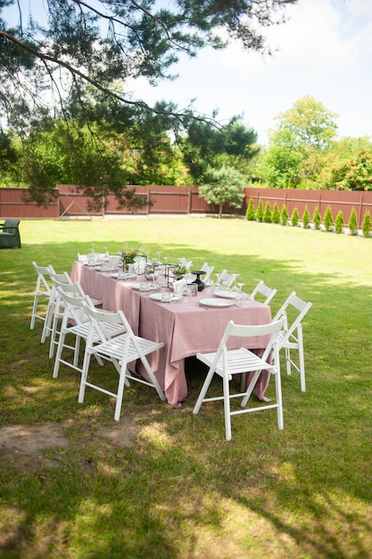 Mesa de boda al aire libre