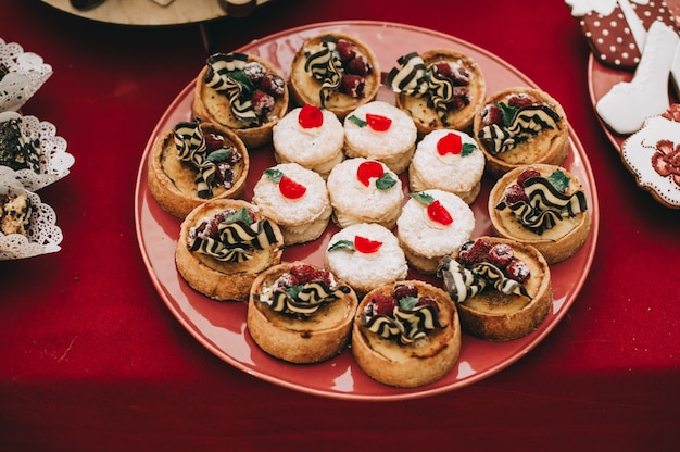 Mesa de buffet con postres