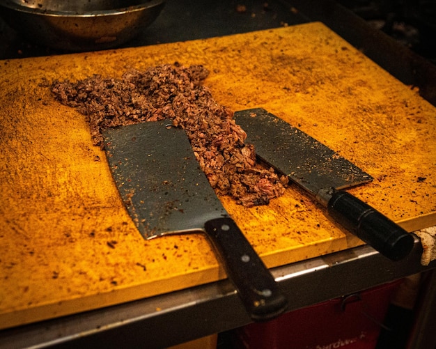 Mesa de comida com fundo preto