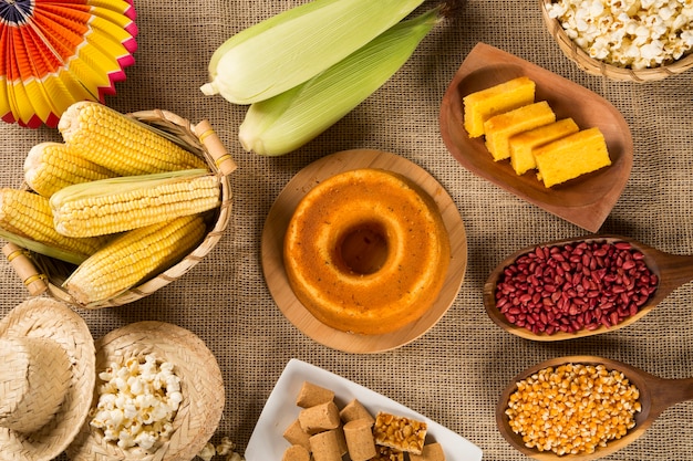 Mesa de festa brasileira junina