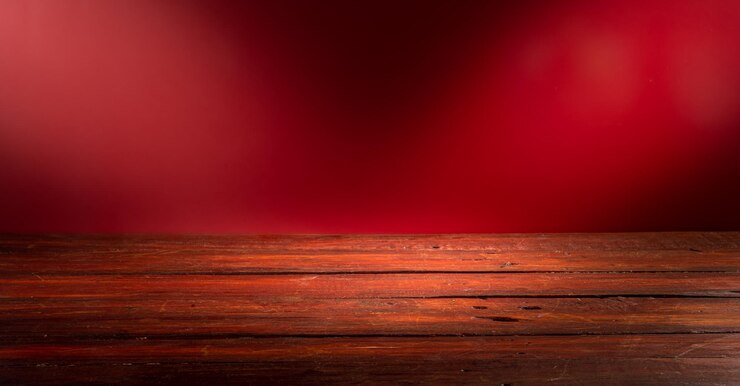 Foto mesa de madeira em frente a parede rústica com espaço de cópia vazio