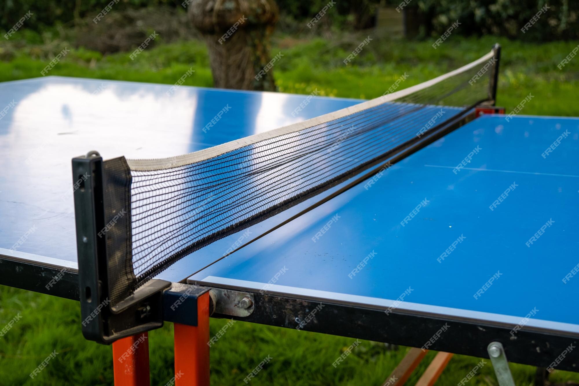 Mesa de pingue-pongue na grama verde mesa dobrável para jogar tênis pequeno  lazer ativo