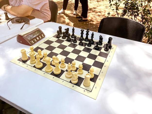 Mesa de xadrez de competição ao ar livre