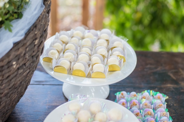 Mesa decorada con dulces - Bautismo