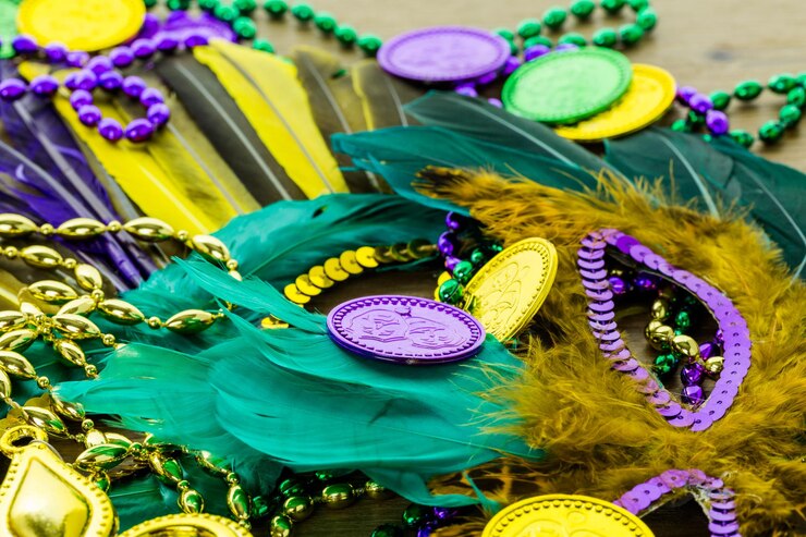Foto mesa decorada para fiesta de mardi gras.