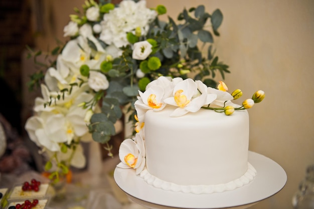 Mesa con dulces para invitados 8052