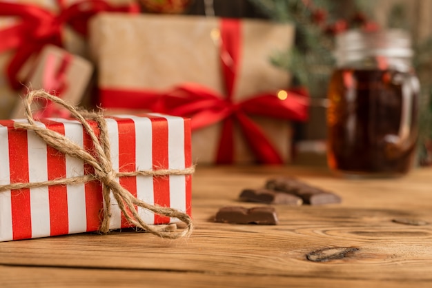 Mesa e presentes de natal