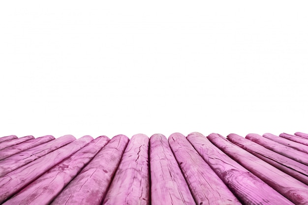 Foto mesa hecha con barras de madera rosadas sin fondo