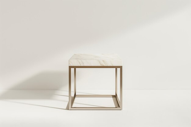 Mesa lateral blanca minimalista con una elegante tapa de mármol contra un fondo limpio