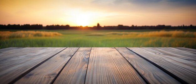 Foto mesa de madera y campo de arroz y cielo azul al atardecer con montaje de pantalla de llamarada de lente para el producto