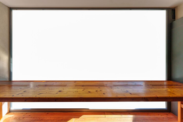 Foto mesa de madera con fondo blanco